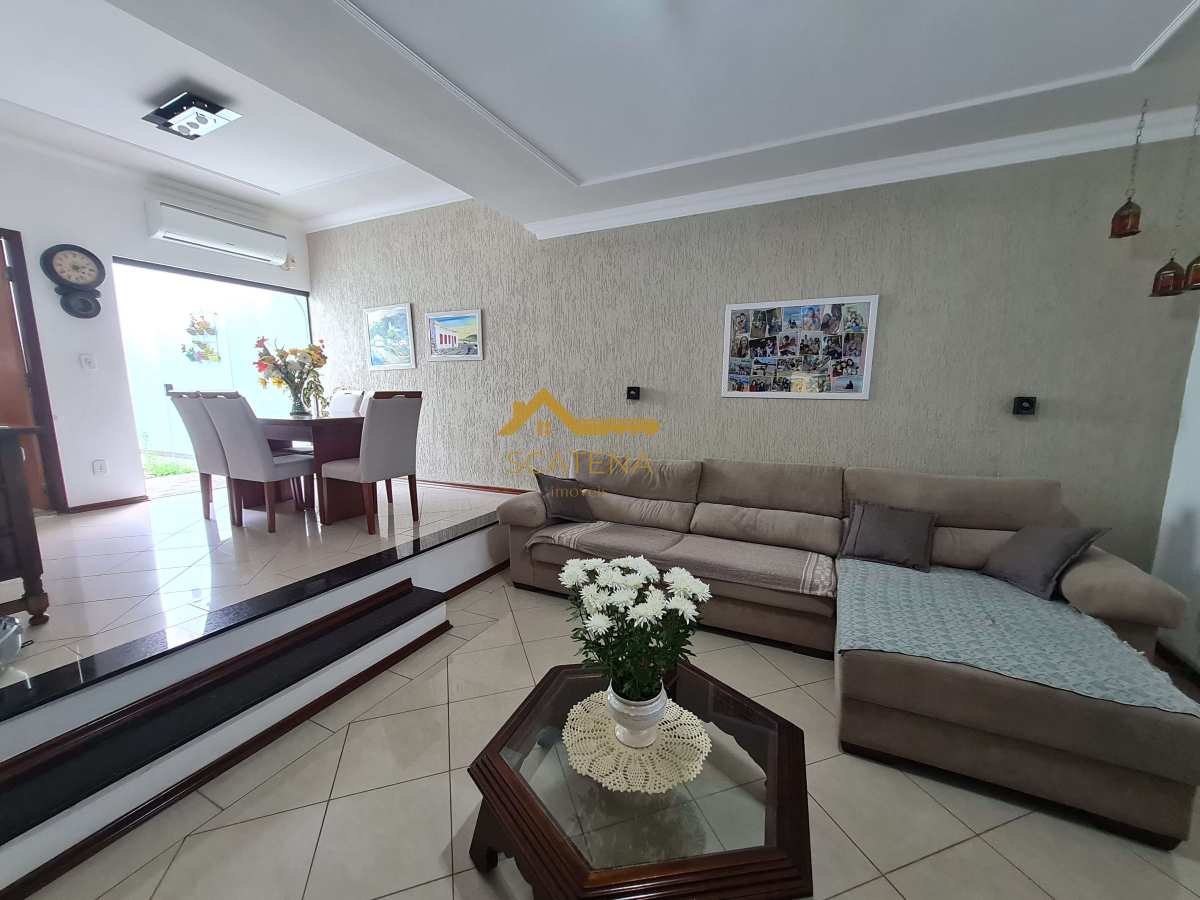 Casa à venda com 3 quartos, 230m² - Jardim Emília,Sorocaba