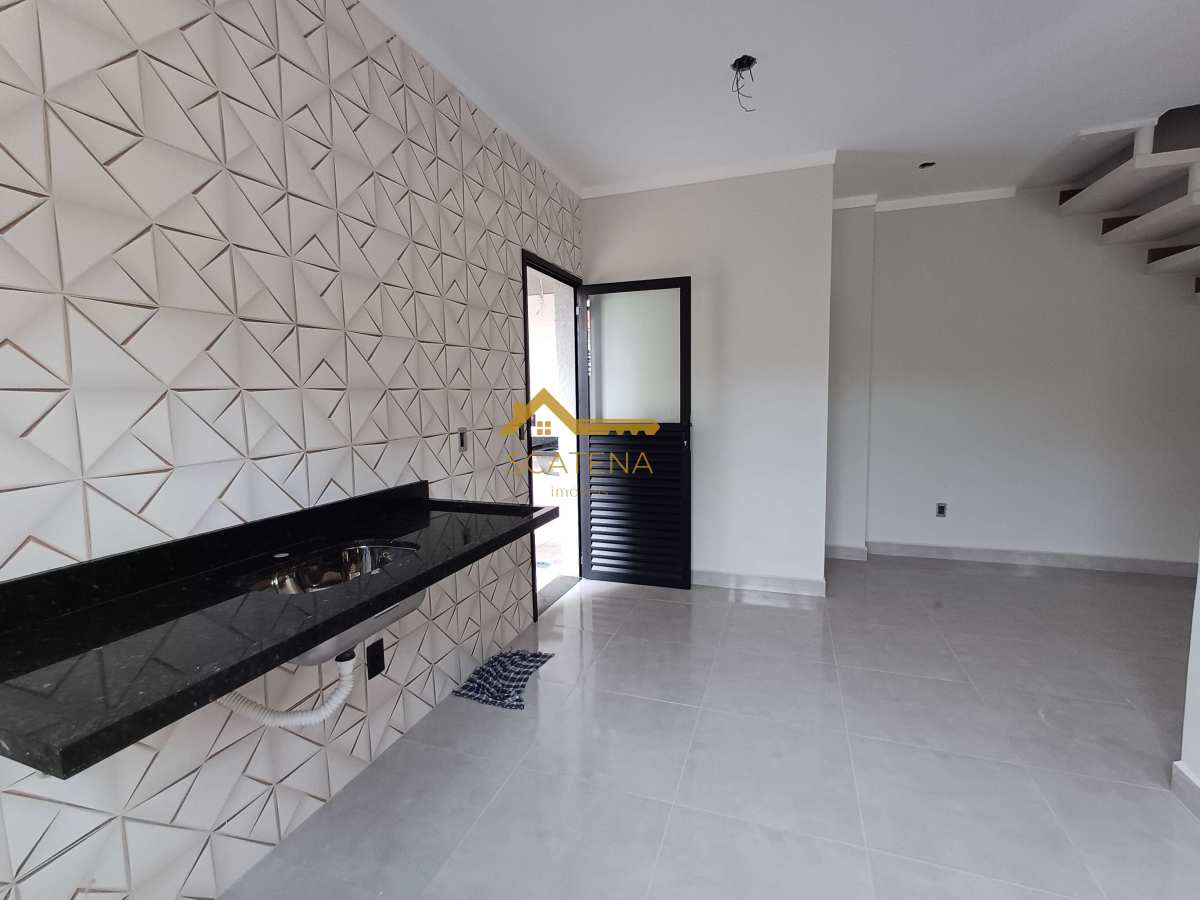  - Casa à venda no Jardim Piazza di Roma II, com 2 quartos, 65m²