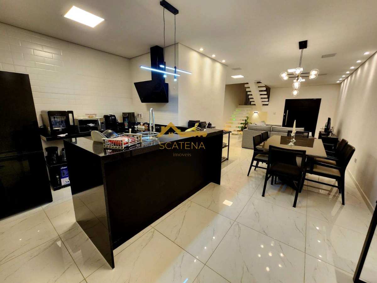  - Casa de condomínio à venda, no Condomínio Jardim São Lucas,com 2 quartos, 180m²