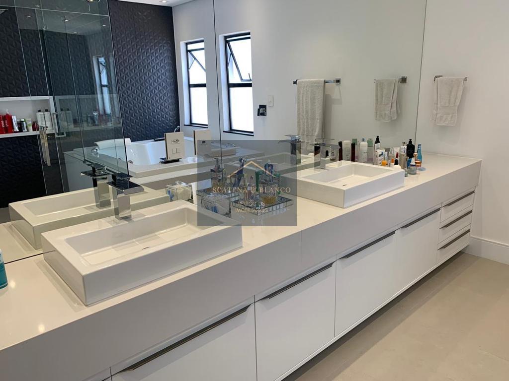  - Sobrado com elevador, o conforto e sofisticação que você busca!