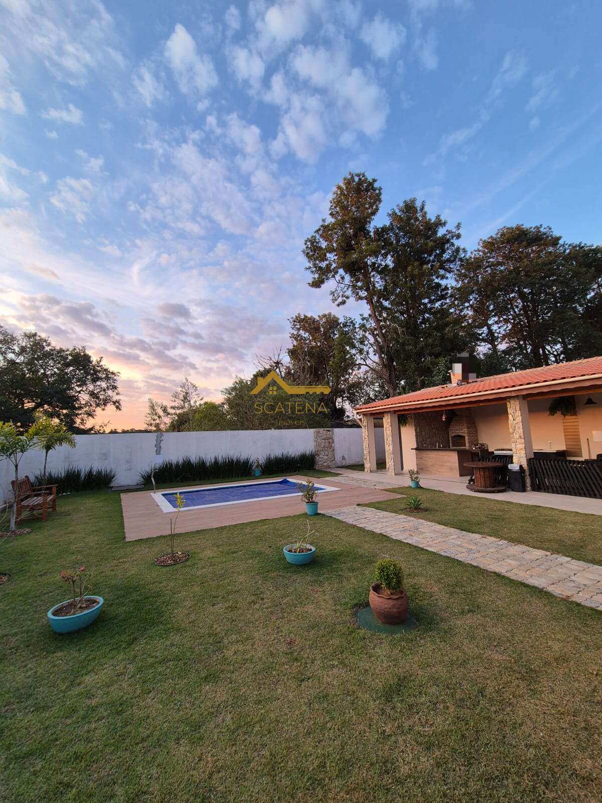  - Casa no Condomínio Village Araçoiaba em Araçoiaba da Serra, com 04 quartos