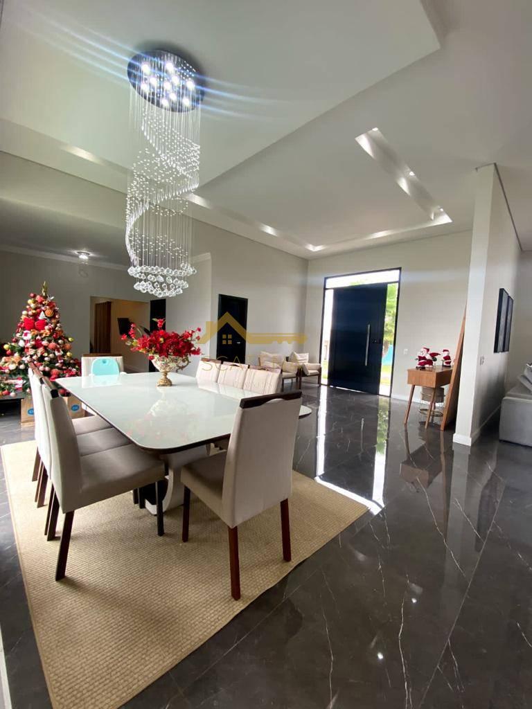 Casa térrea com PISCINA em TERRENO 1097M², fácil acesso as Rodovias para São Paulo...