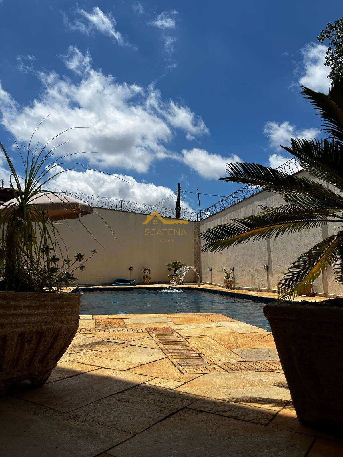 Casa Vila Barão 3 suítes com piscina - Scatena Imóveis