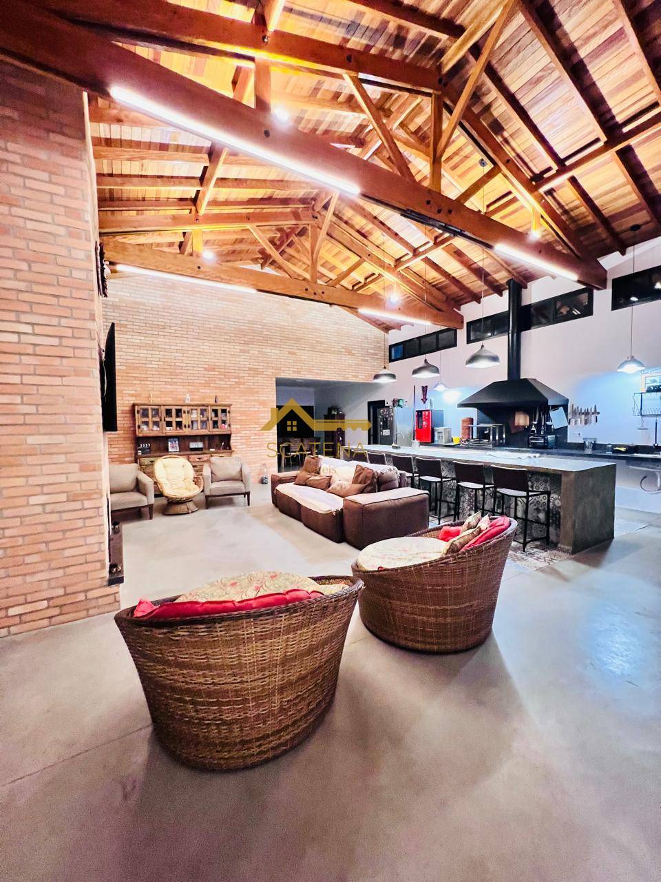 Chácara à venda com 6 quartos, 450m² - Condomínio Recanto dos Pássaros,Alumínio