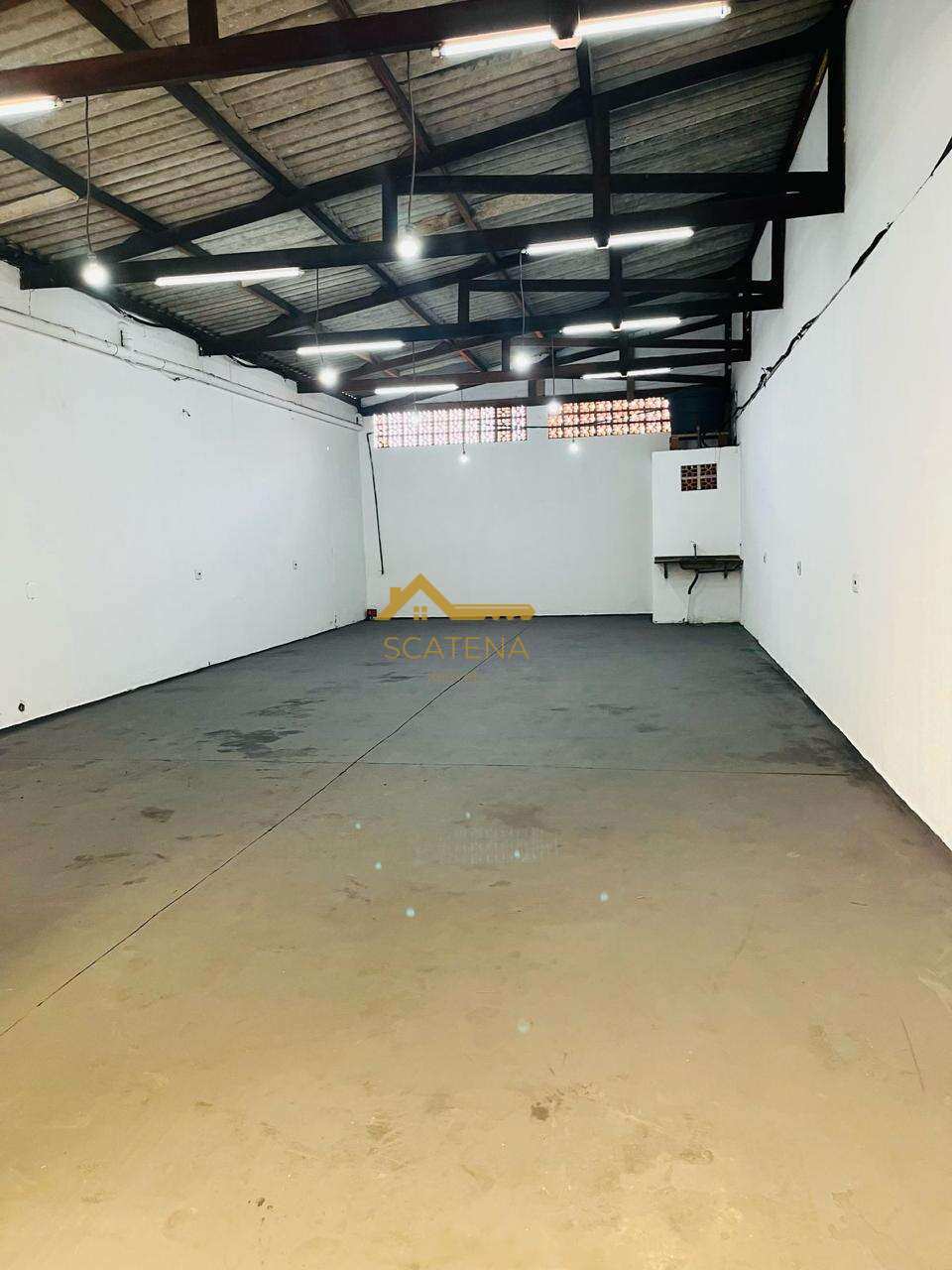  - Galpão em Sorocaba no Jardim São Guilherme, 180m²