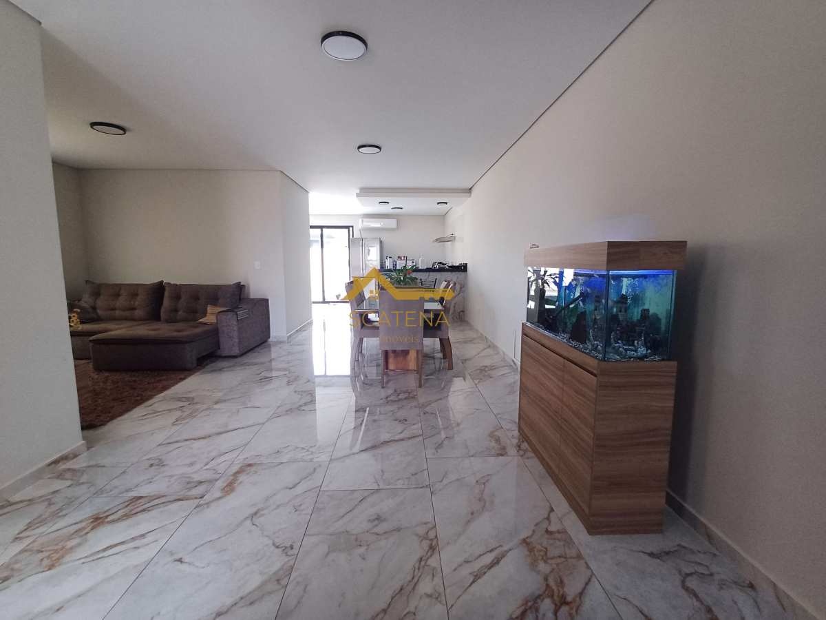 Sobrado à venda no Condomínio Residencial Villagio Wanel em Sorocaba, com 03 suítes, 205m²