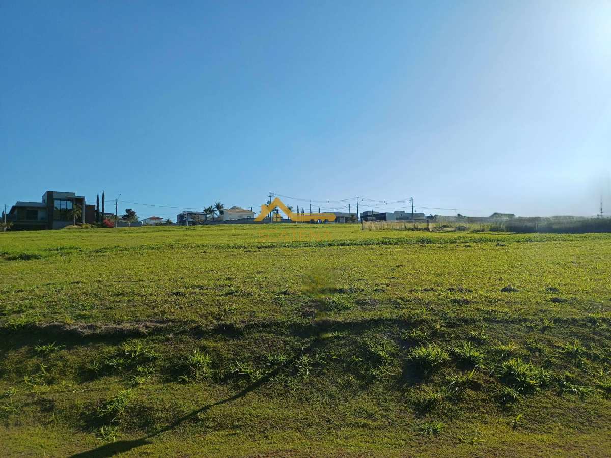 Terreno à venda no Condomínio Fazenda Alta Vista em Salto de Pirapora com 1232m²