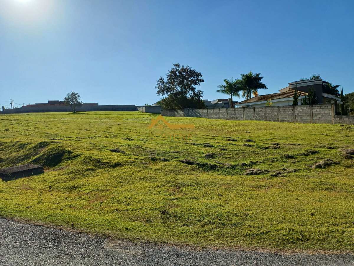 Terreno à venda no Condomínio Fazenda Alta Vista em Salto de Pirapora com 1806m²