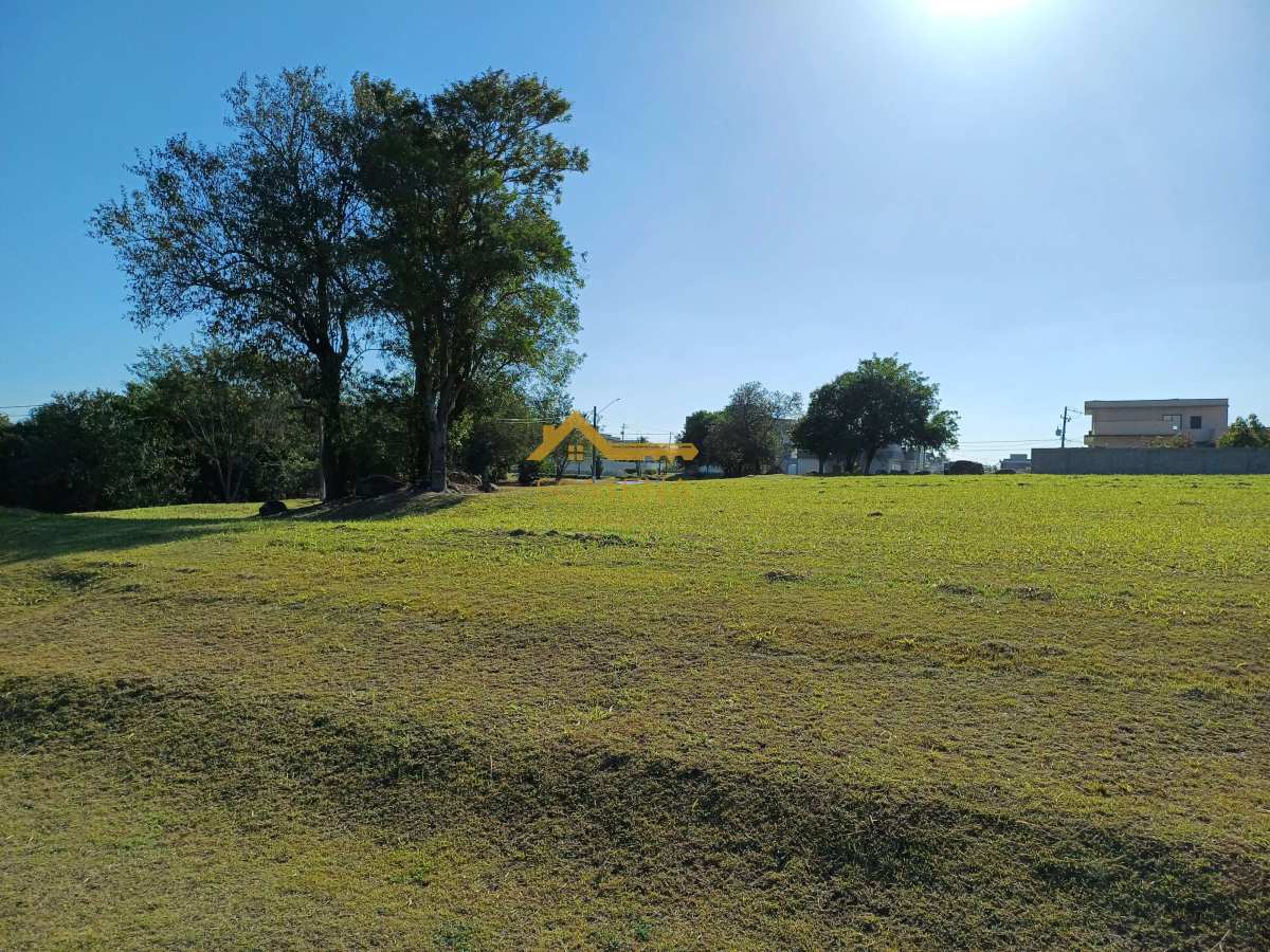 Terreno à venda no Condomínio Fazenda Alta Vista em Salto de Pirapora com 1284m²